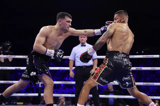 Jack Catterall punches Jorge Linares