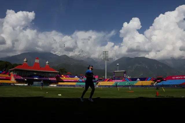 New Zealand train at Dharmasala ahead of Cricket World Cup match against India