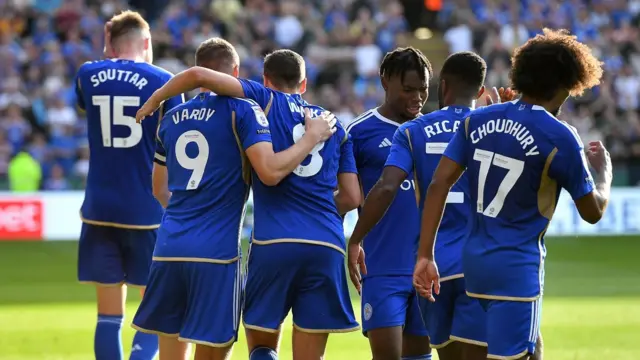 Leicester players celebrate a goal for Jamie Vardy