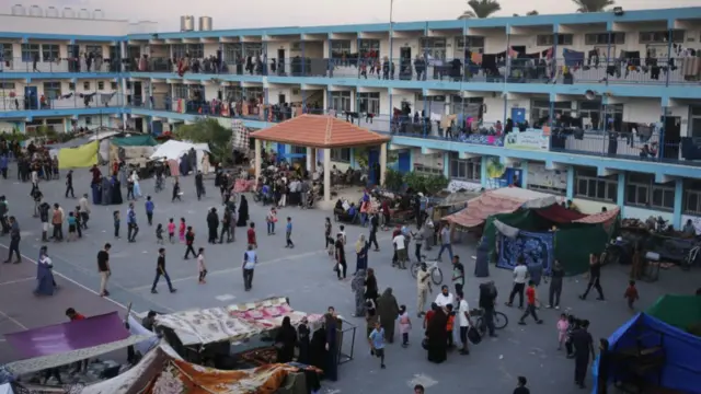 An UNRWA school in Deir al Balah sheltering crowds of displaced people