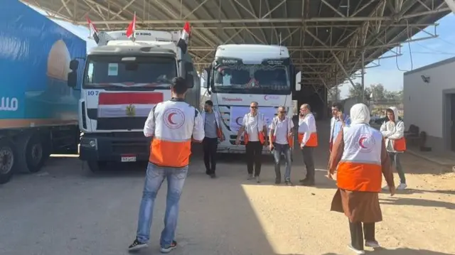 Lorries at Rafah crossing