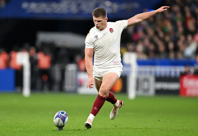 Owen Farrell converts a penalty