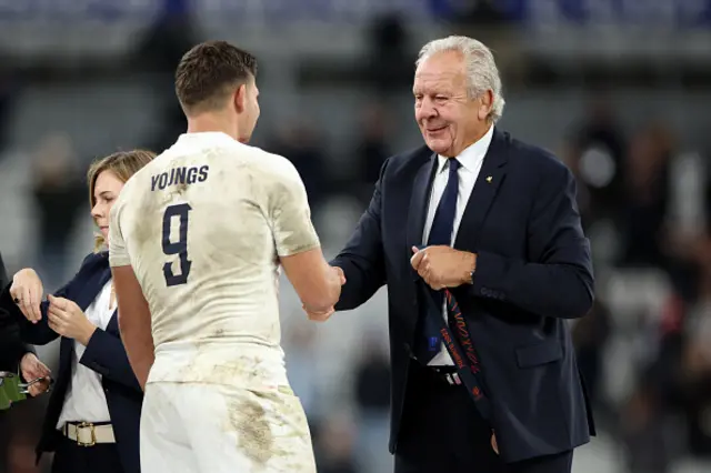 Sir Bill Beaumont CBE, Chairperson of World Rugby, presents Ben Youngs medal