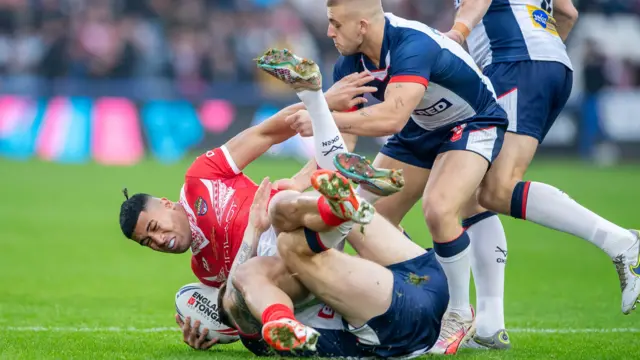 England tackle Tonga