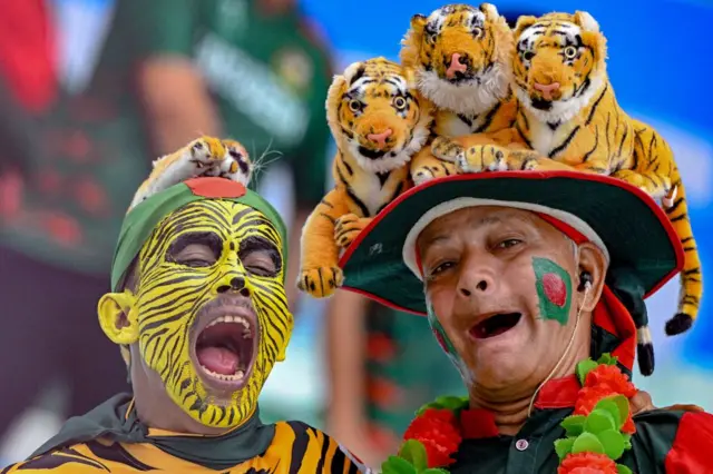 Bangladesh fans