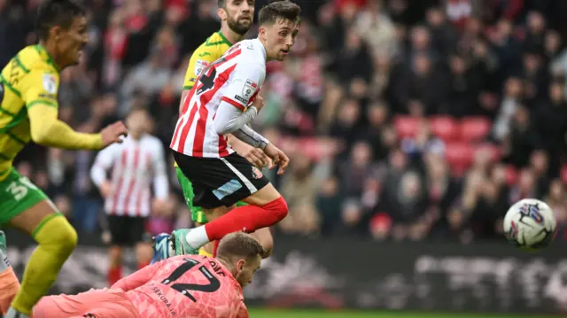 Dan Neil scores Sunderland's second