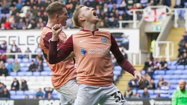 Portsmouth celebrate winner at Reading