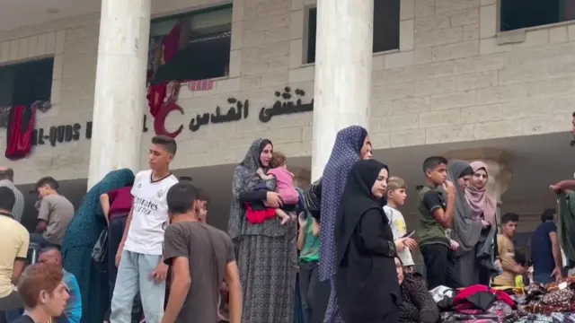 People outside Al-Quds