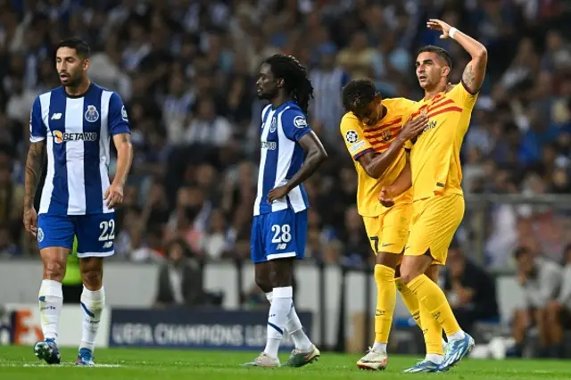 Ferran Torres celebrates with Barcelona's Spanish forward Lamine Yamal