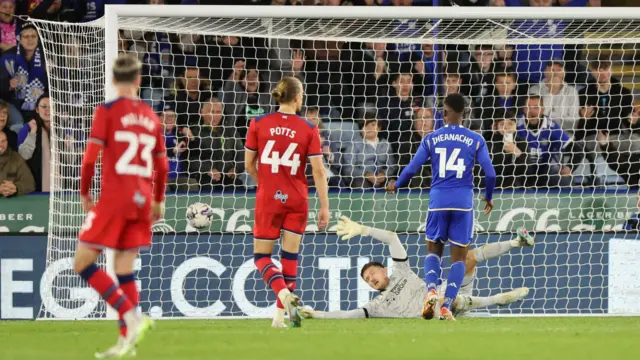 Kelechi Iheanacho scores for Leicester