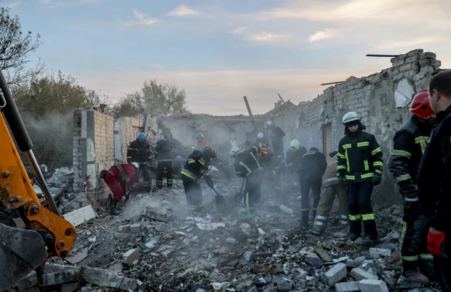 Rescue workers looked for survivors under the rubble for hours - Hroza 5 October 2023