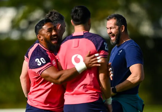 Head coach Andy Farrell laughs with Bundee Aki and Conor Murray