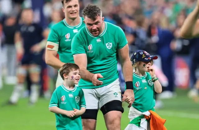 Pete O'Mahony with his children