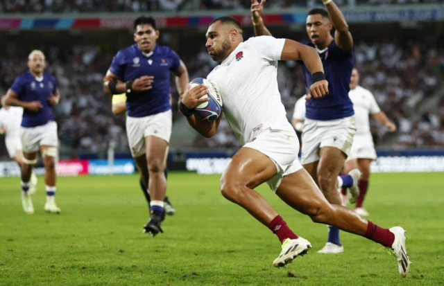 Joe Marchant runs towards the try line to score a disallowed try