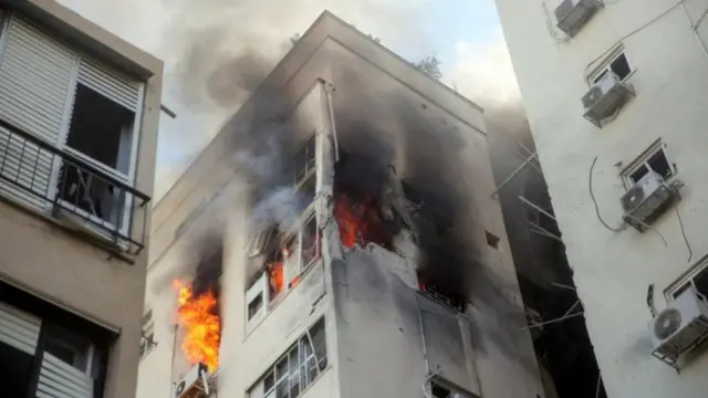 Tel Aviv building on fire