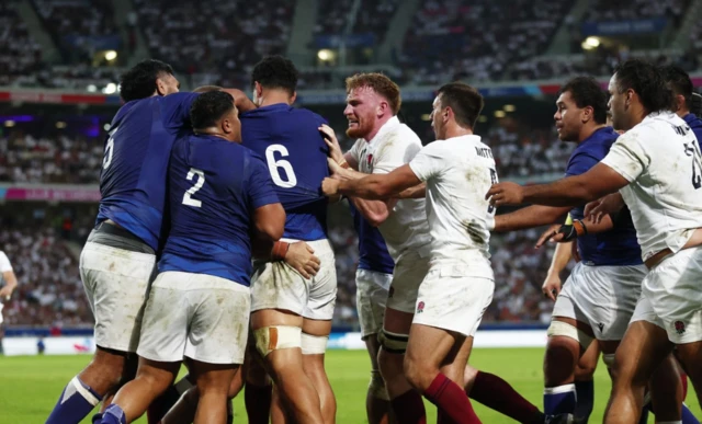 Samoa and England players push and shove each other