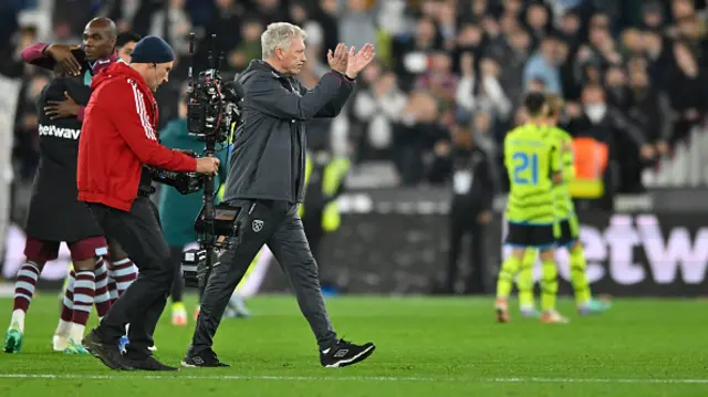 David Moyes applauds the fans