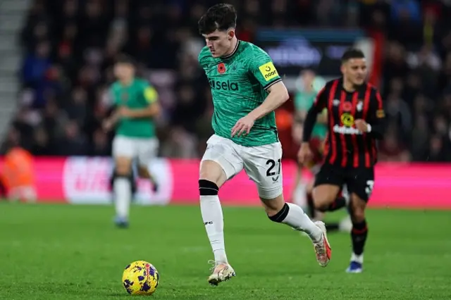 Valentino Livramento controls the ball
