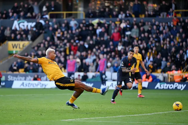 Mario Lemina shoots