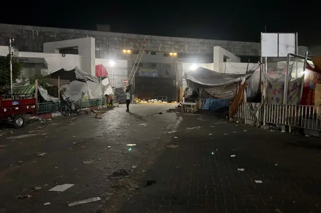 The exterior of Al-Shifa hospital at night