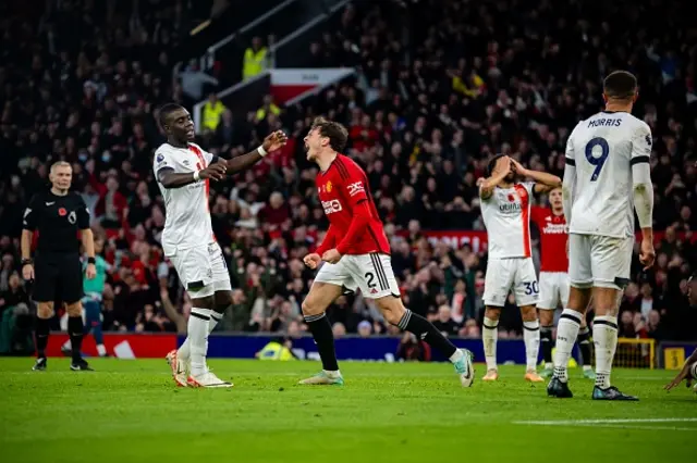 Victor Lindelof of Manchester United celebrates