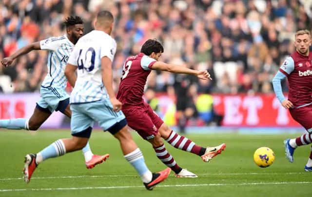 Lucas Paqueta shoots