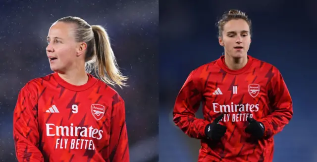 Beth Mead/Vivianne Miedema warm up before kick off.