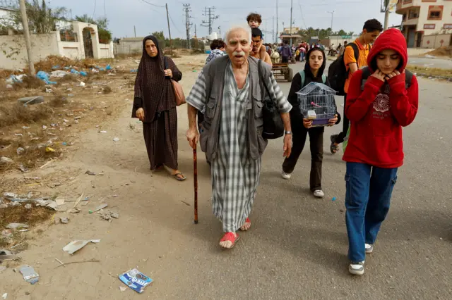 Palestinians flee north Gaza to move southward in the besieged Palestinian enclave