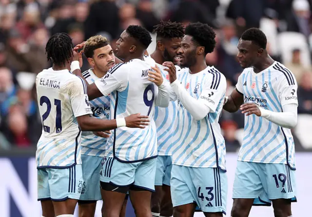 Taiwo Awoniyi of Nottingham Forest celebrates with teammates