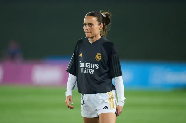 Hayley Raso warms up for MAdrid.