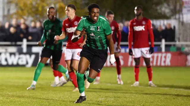 Cray Valley celebrate equaliser