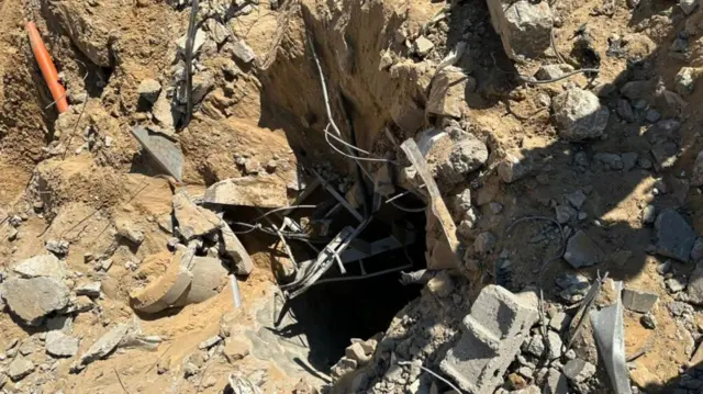 IDF image showing what it says is a tunnel found at Al-Shifa hospital in Gaza City