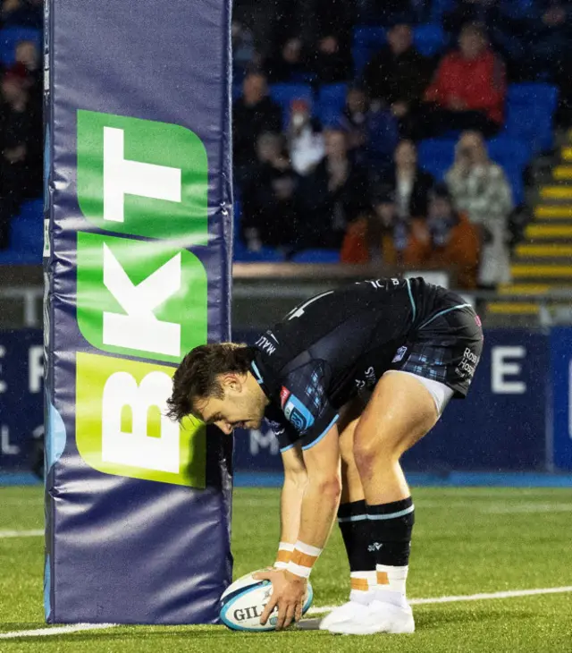 Kyle Rowe scores Glasgow Warriors' second try of the night