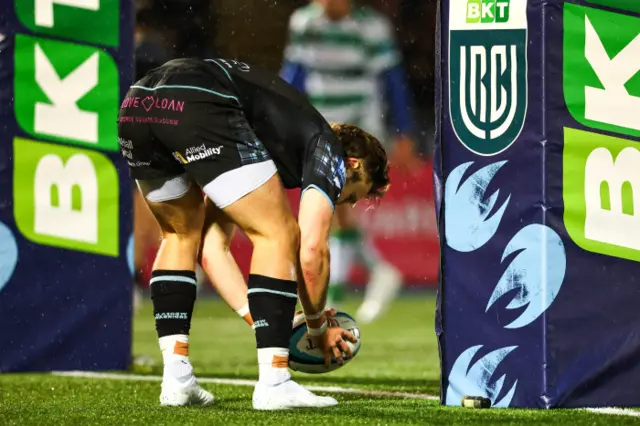 Kyle Rowe scores Glasgow Warriors' second try of the night