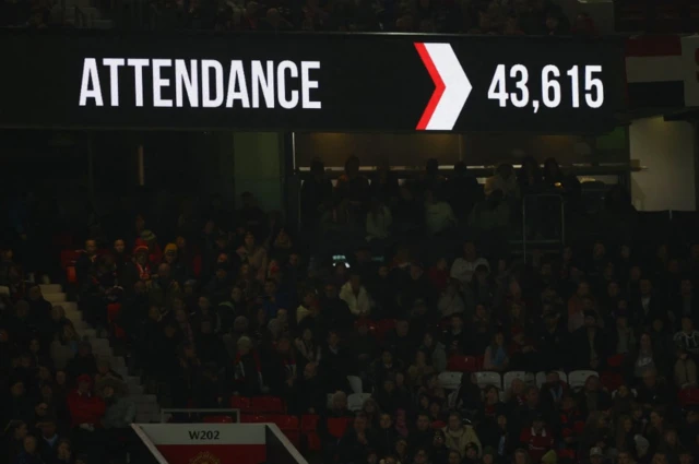 Attendance of 43,615 displayed on screen