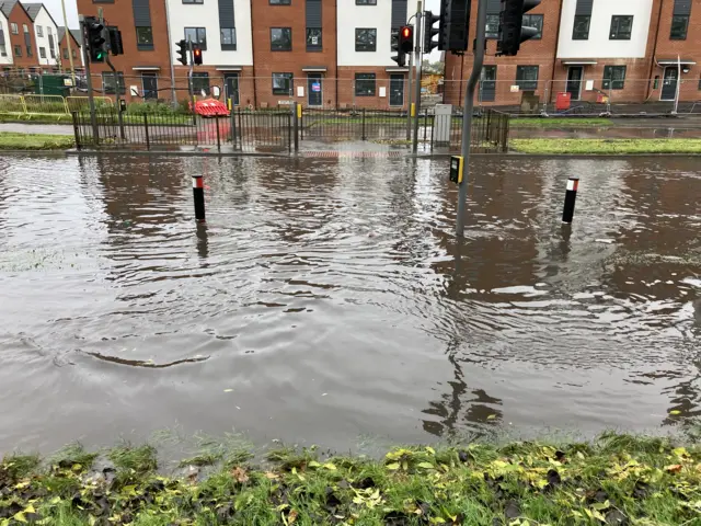 Flooding on Queen's drive