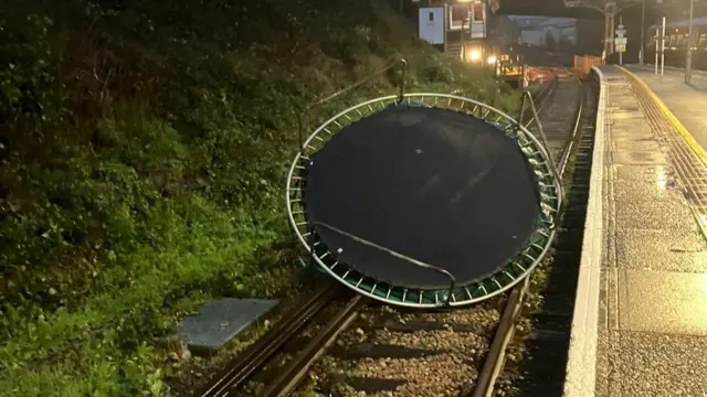 Trampoline on tracks