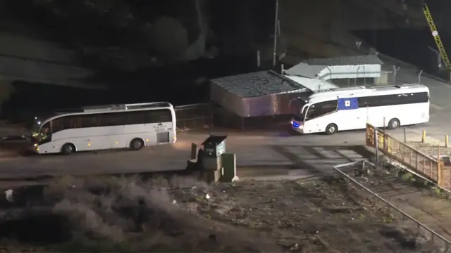 Buses leaving Ofer prison