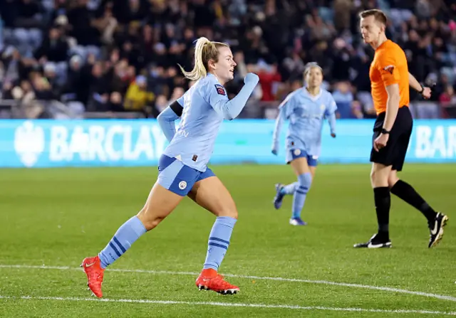 Lauren Hemp of Manchester City celebrates