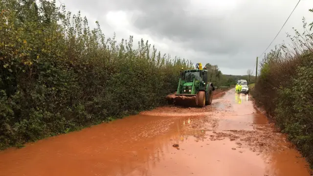 A379 between Modbury and Ermington