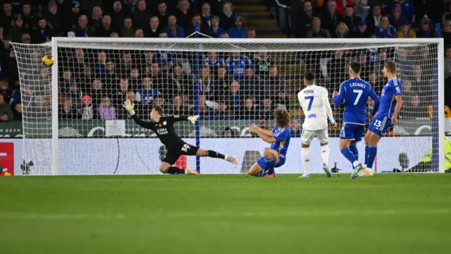 Joel Piroe misses a chance for Leeds