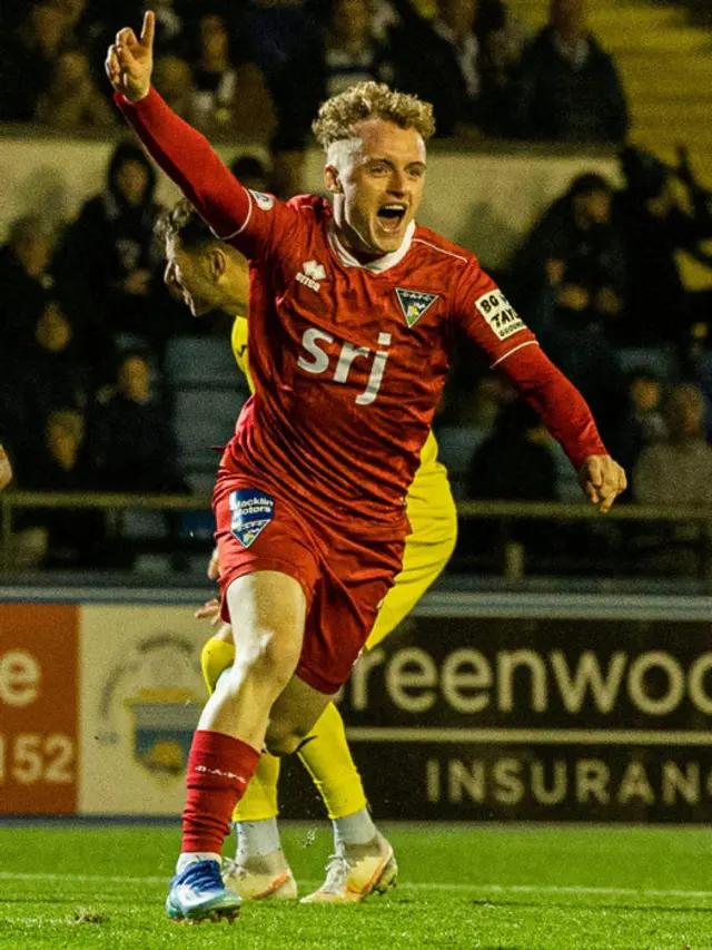 Moffat celebrates