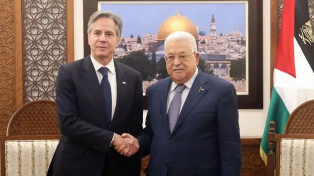 Palestinian President Mahmoud Abbas (R) meets with US Secretary of State Antony Blinken (L) in Ramallah, West Bank