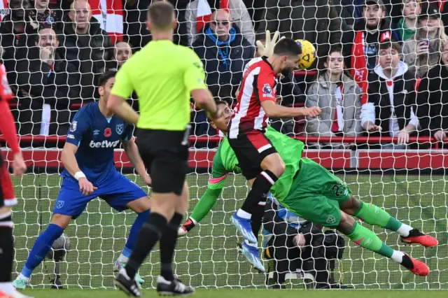 Neal Maupay scores