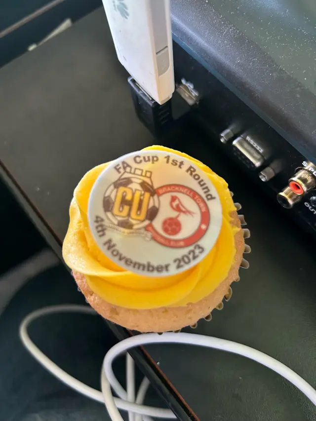 Cambridge United v Bracknell cake