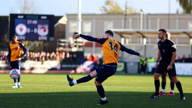 Scott Davies scores for Slough