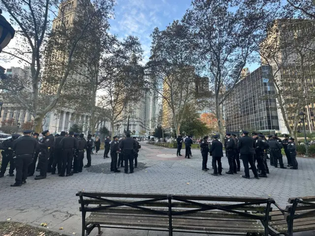 Police seen gathered outside the New York courthouse