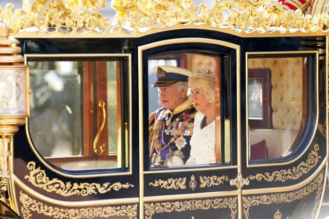 The Queen and King in the carriage