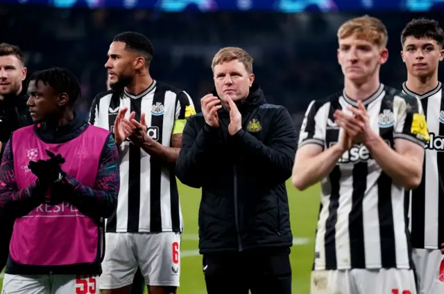 Eddie Howe applauds Newcastle fans after his side's draw at Paris St-Germain