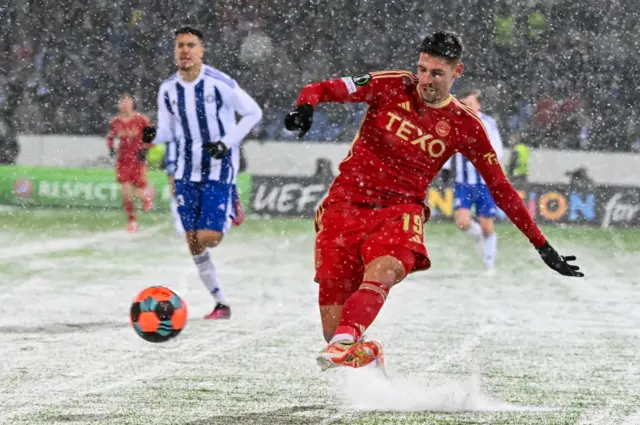 Aberdeen's Ester Sokler playing on a snow-covered pitch at HJK Helsinki